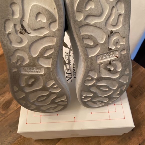 GUC Alexander McQueen Oversized Platform Sneaker - Picture 3 of 7